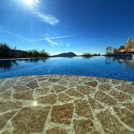 Amante Villa *