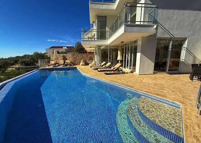 Amante Villa *